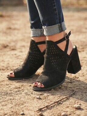American Eagle Black Suede Peep Toe Laser Cut Block Heel Booties Size 11